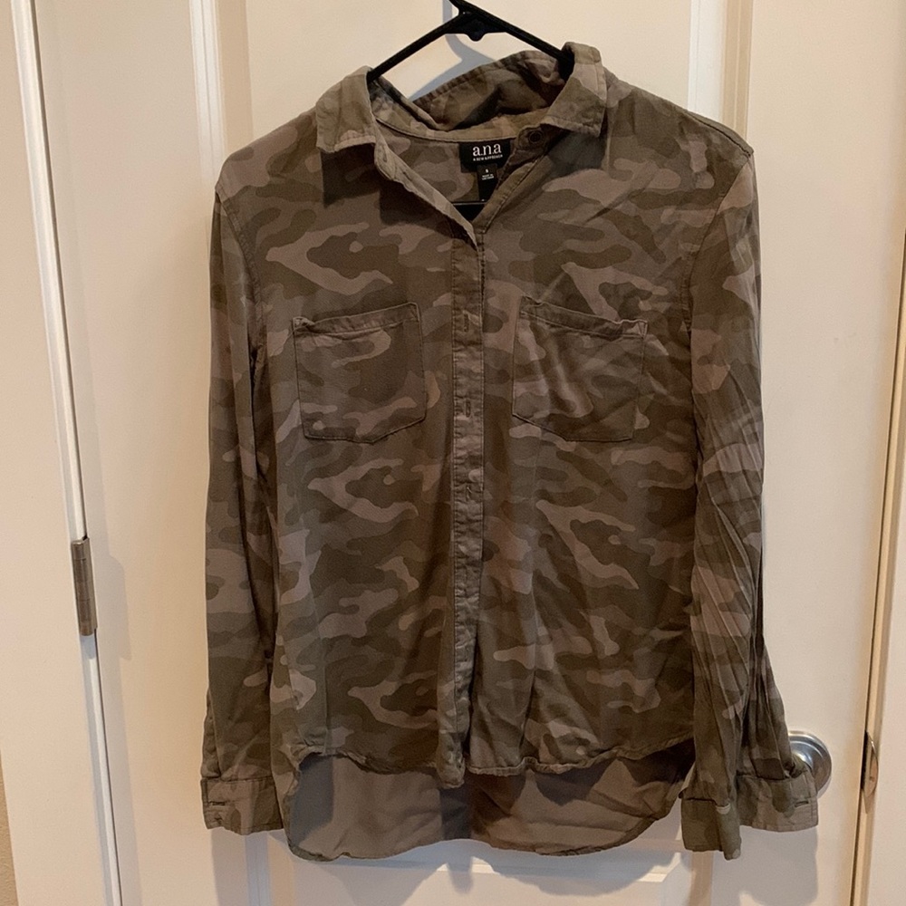A.N.A. Women’s Small Camo blouse